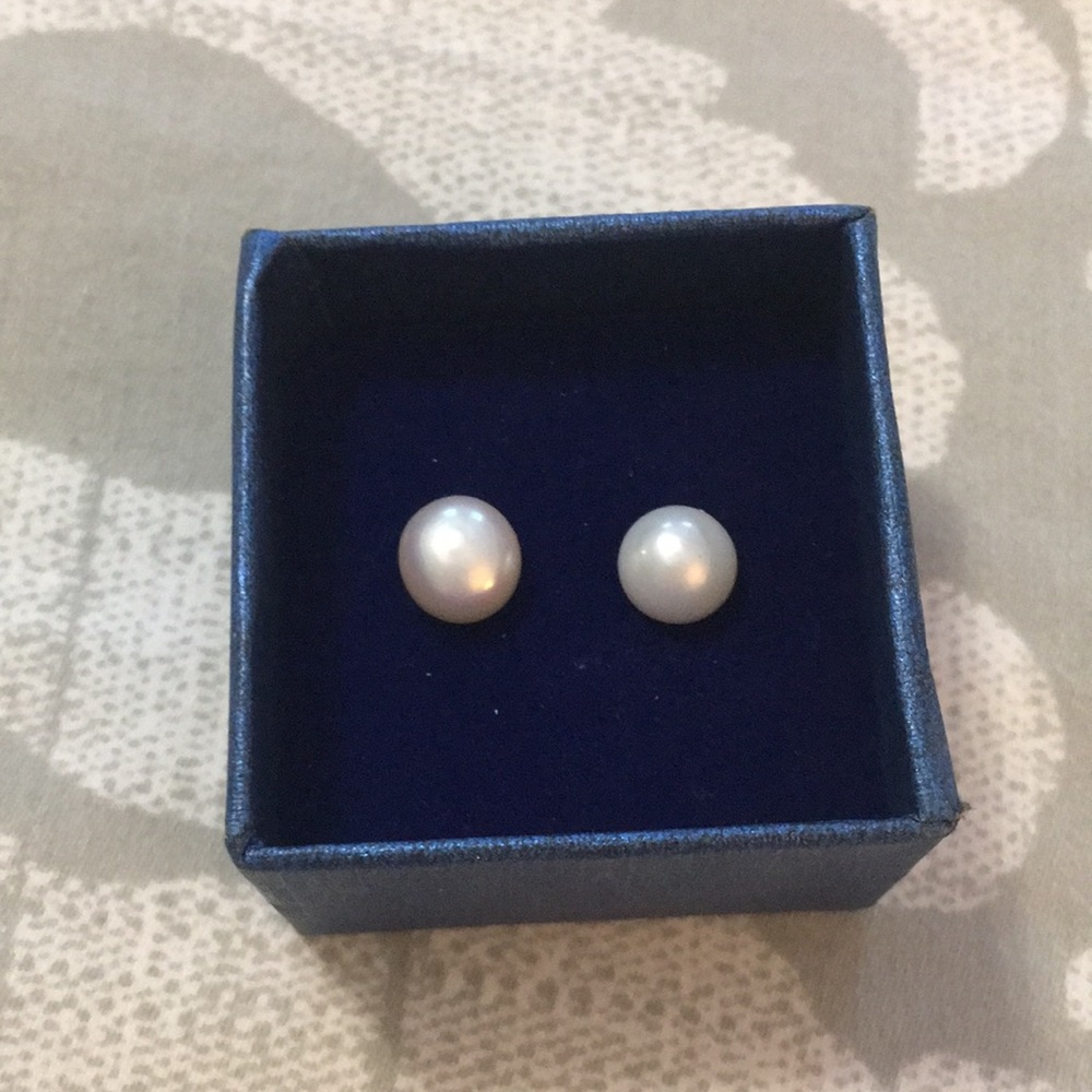 Never Worn Genuine Fresh Water Pearl Earrings
